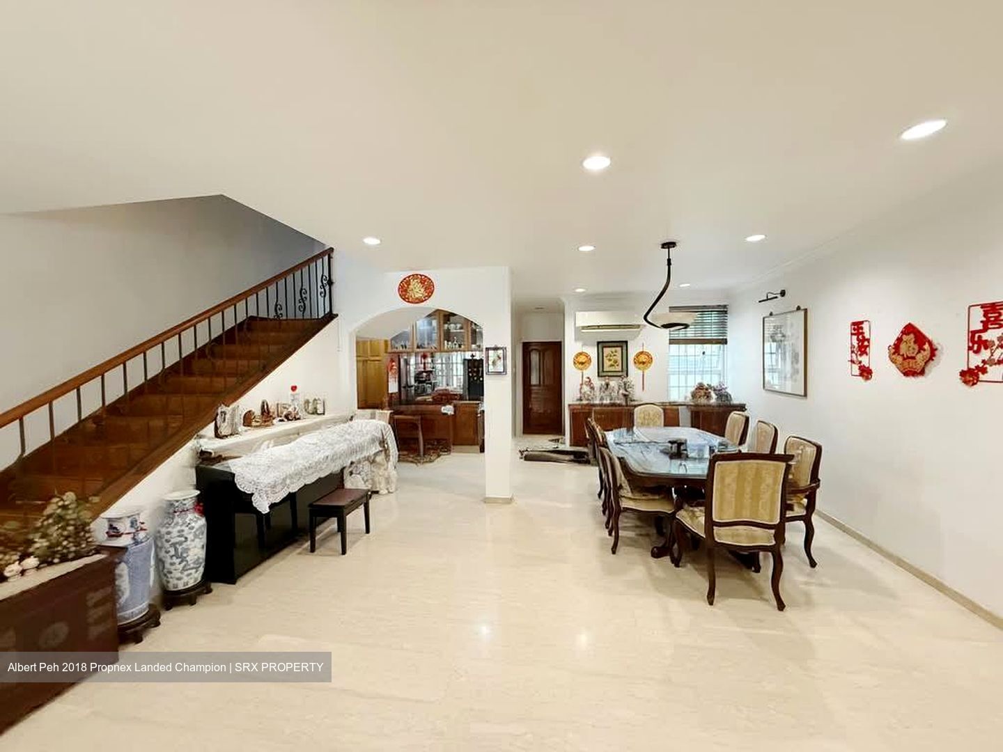 Mayflower Gardens (D20), Terrace #568077241